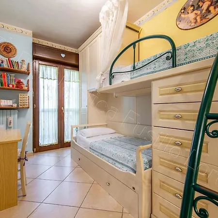 Locazione Turistica Fusillo Lorusso Con Parcheggio Privato In Loco Apartment